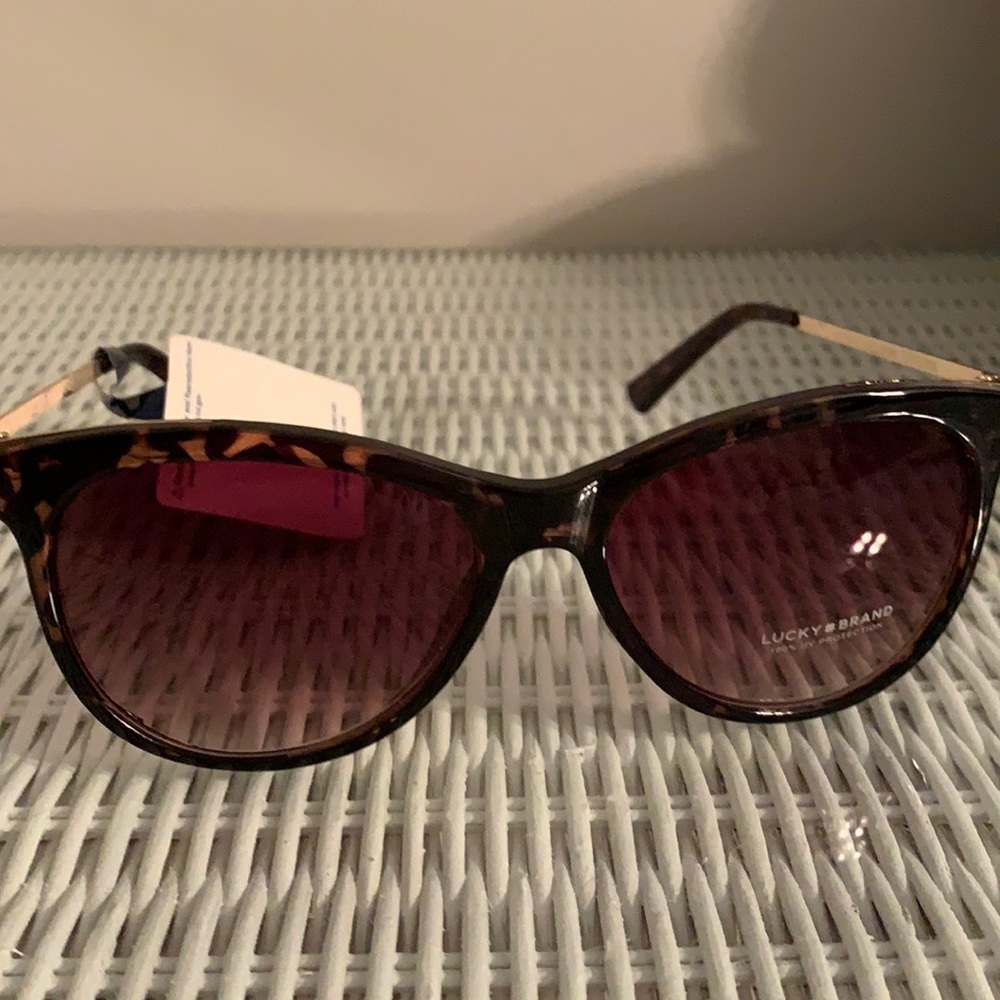 Lucky brand sunglasses NWT